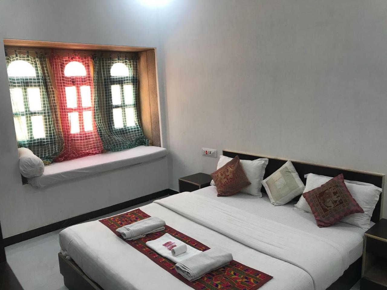 Tofu Hotel & Safari Jaisalmer Buitenkant foto